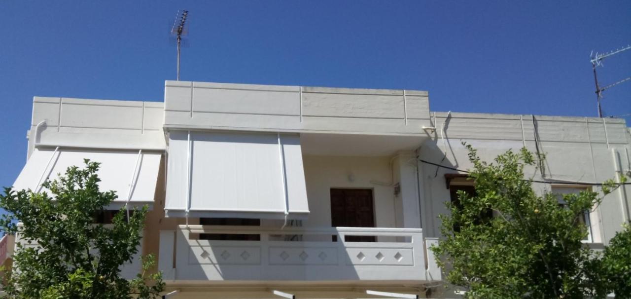 Phoeve Apt-Lovely 1-Br Rental Near The Beach Kalathas Exterior foto