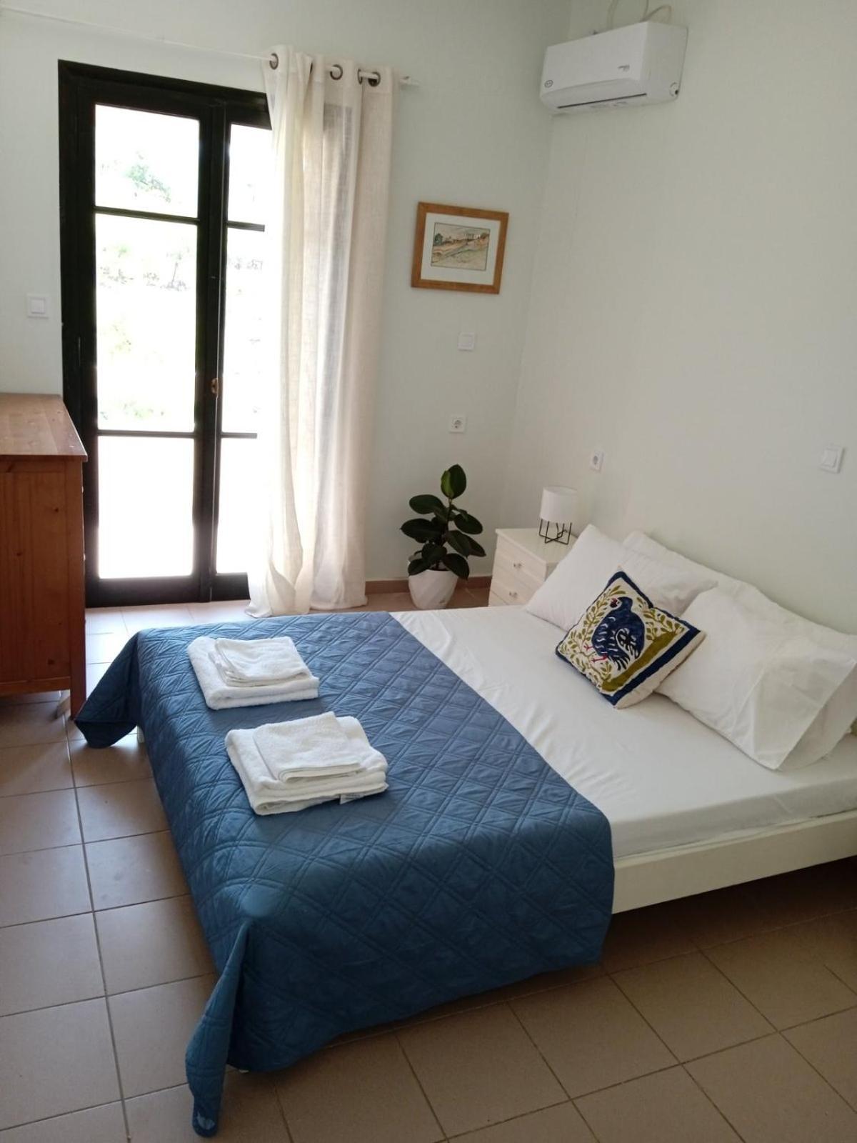 Phoeve Apt-Lovely 1-Br Rental Near The Beach Kalathas Exterior foto